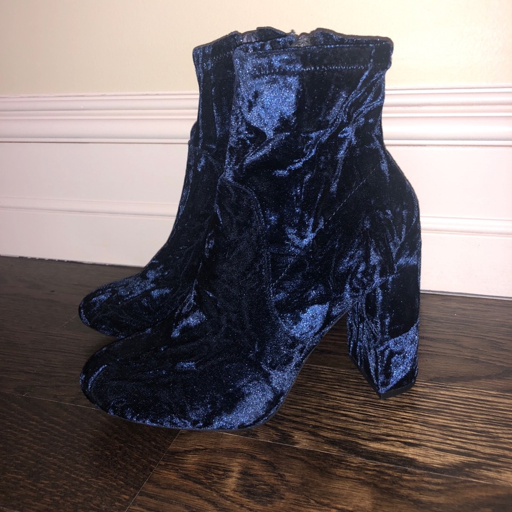 Mossimo blue velvet booties